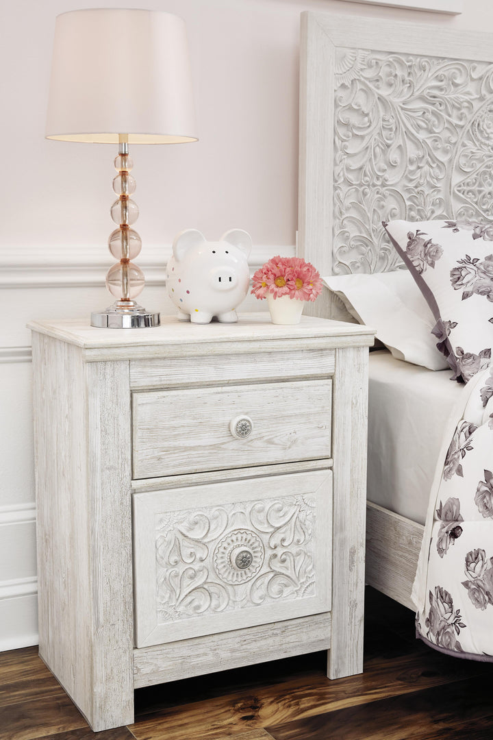 Paxberry Nightstand - Whitewash (7)