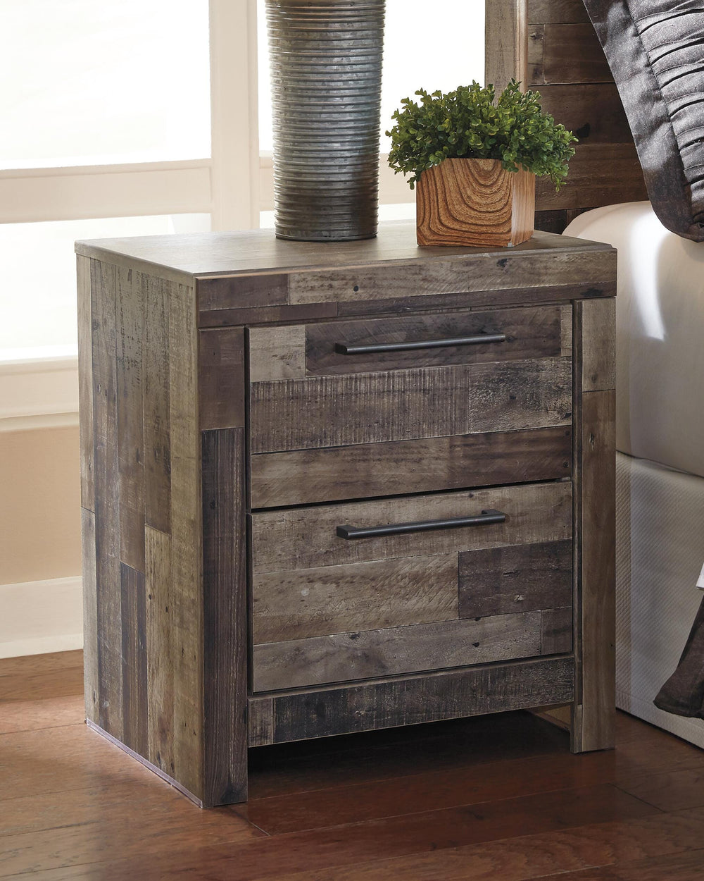Derekson Queen Panel Storage Bed, Dresser and 2 Nightstand - Multi Gray (11)