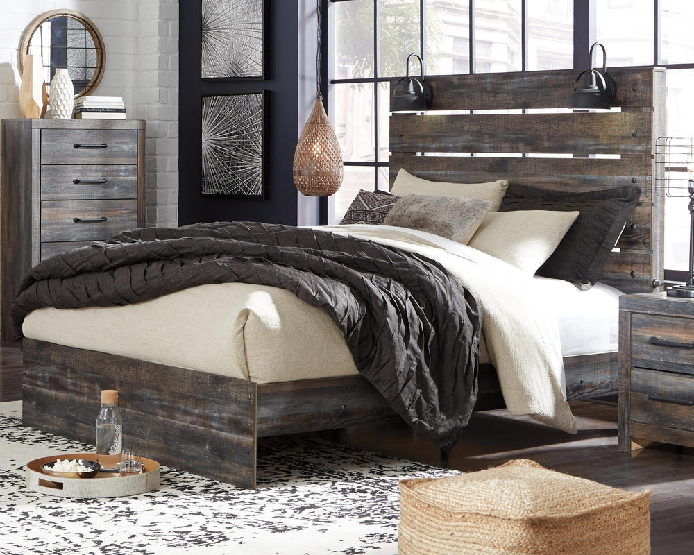 Drystan Queen Panel Bed, Dresser and Mirror (9)