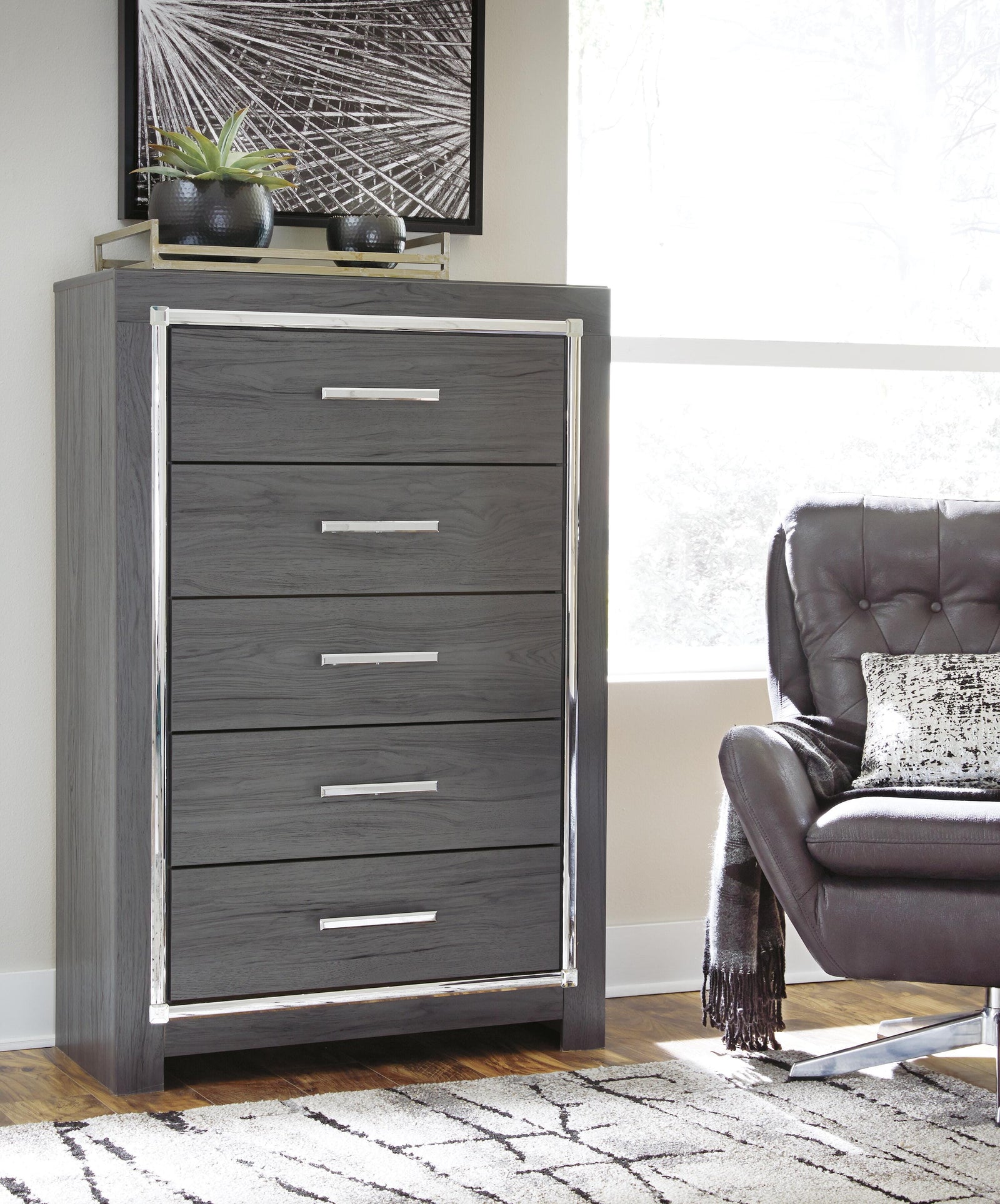 Lodanna Chest of Drawers - Gray (2)