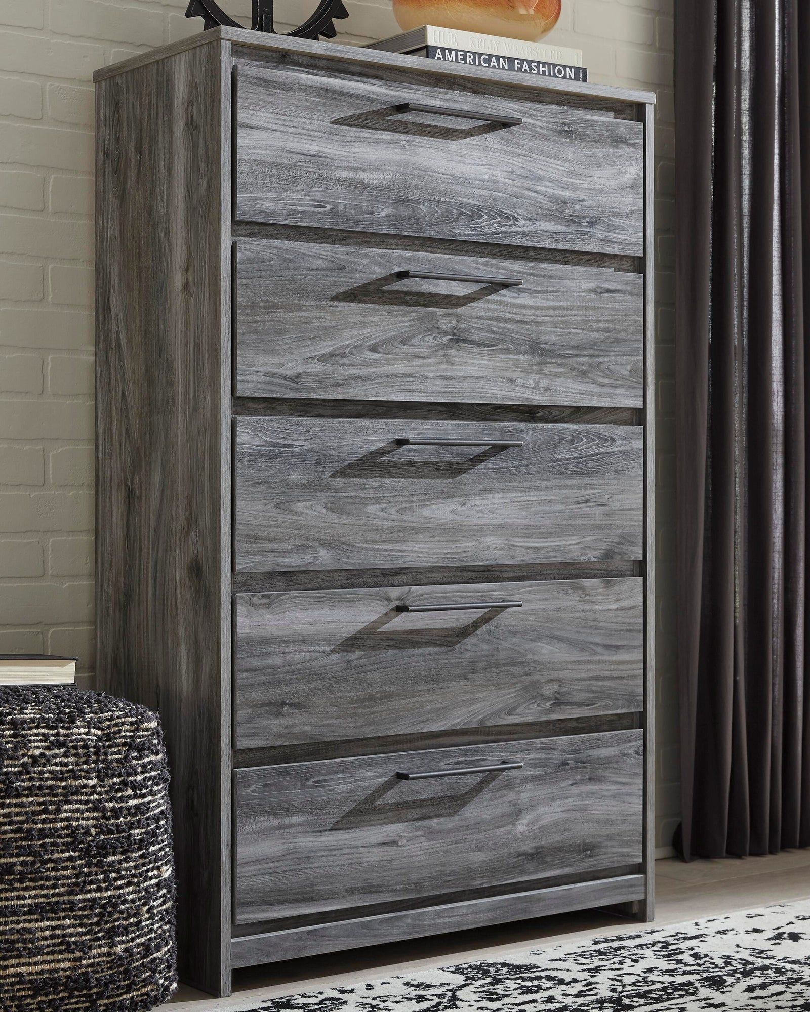 Baystorm Chest of Drawers - Gray (2)
