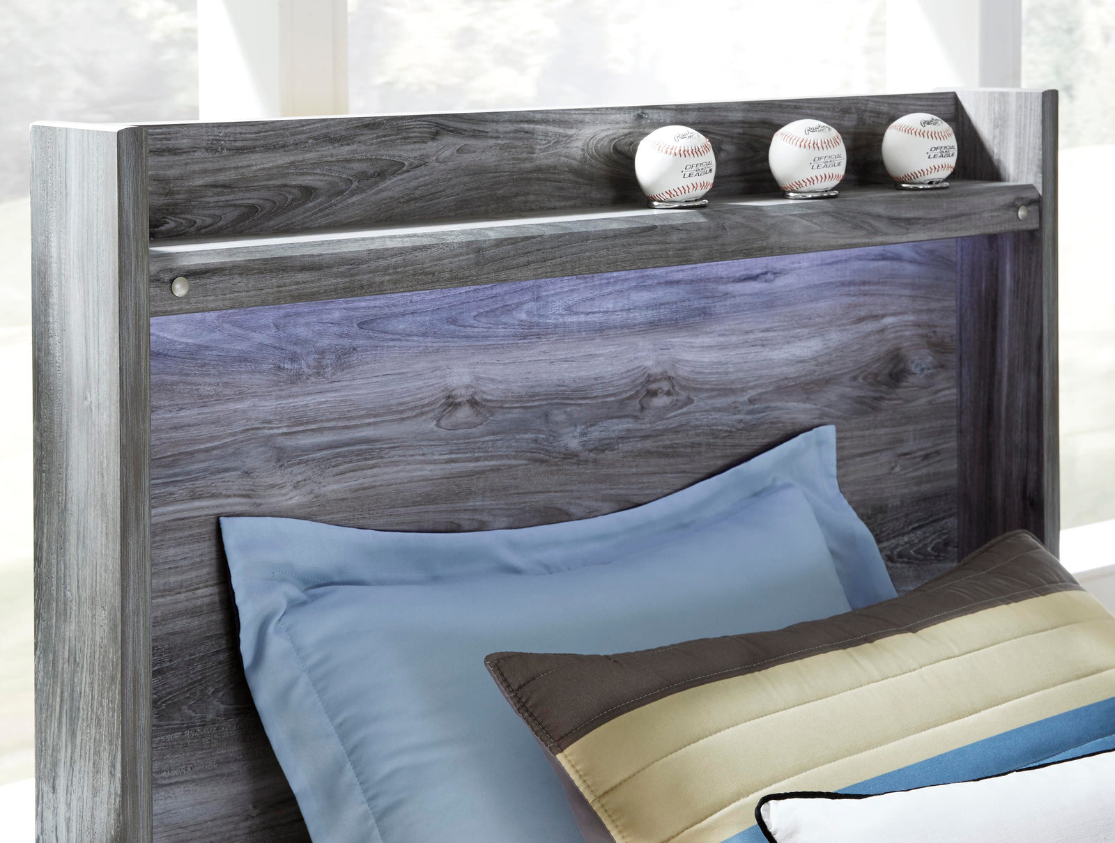 Baystorm Full Panel Bed with 2 Storage Drawers - Gray (2)