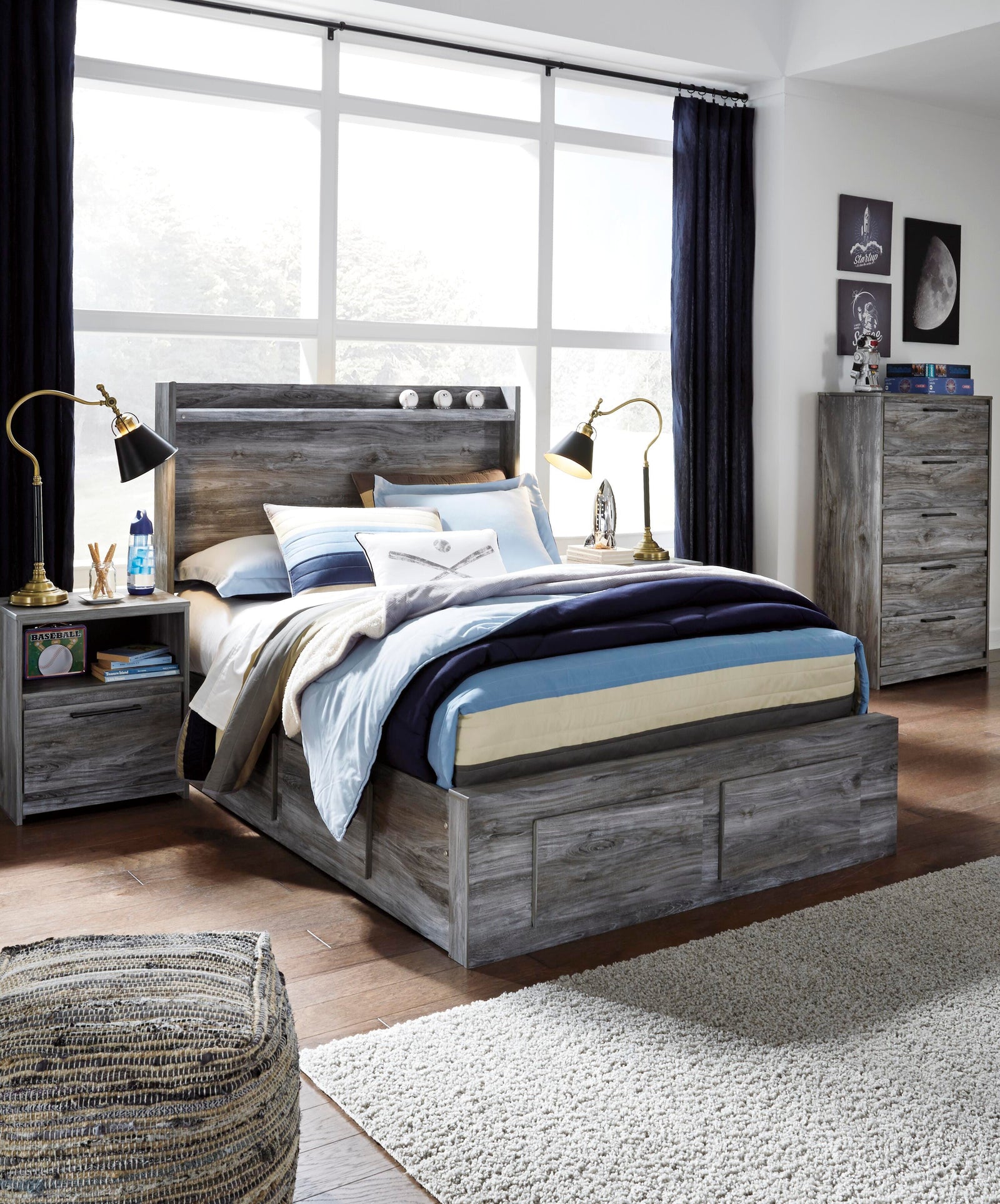 Baystorm Full Panel Bed with 4 Storage Drawers - Gray (2)