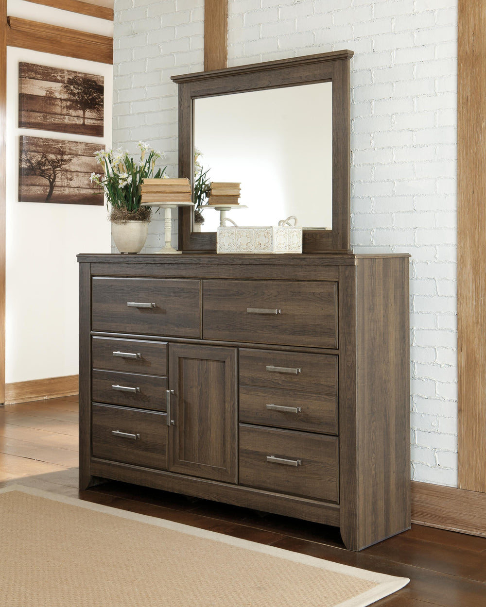 Juararo Queen Poster Bed with Mirrored Dresser and 2 Nightstands - Dark Brown (2)