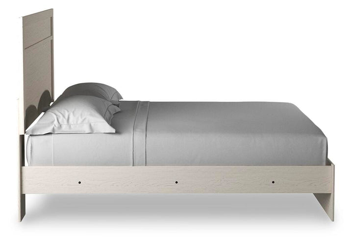 Stelsie King Panel Bed with Dresser, Mirror and Nightstand - White (6)