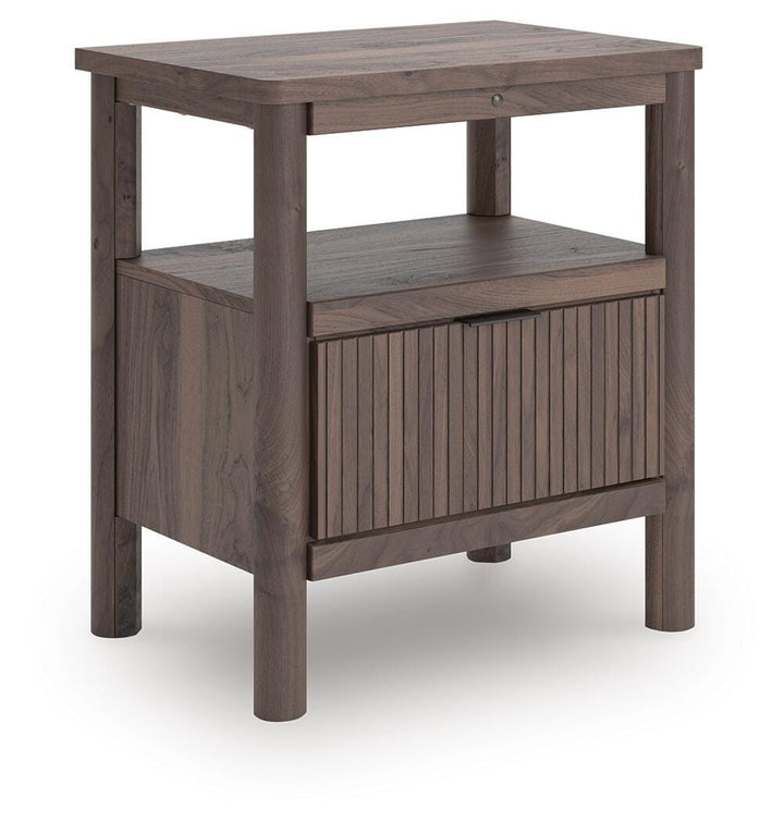 Pamytta King Panel Bed, Dresser, Mirror and Nightstand - Brown (17)