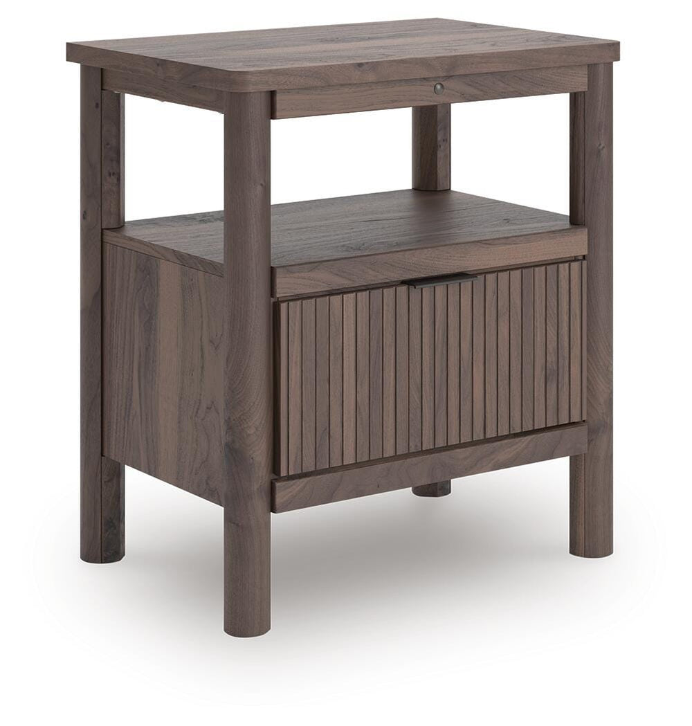 Pamytta King Panel Bed, Dresser, Mirror and Nightstand - Brown (17)