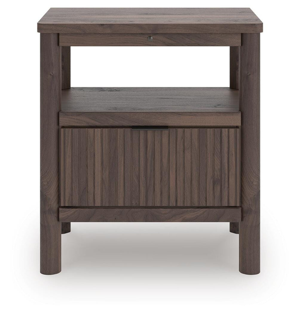 Pamytta King Panel Bed, Dresser, Mirror and Nightstand - Brown (16)