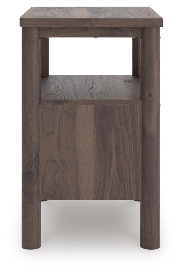 Pamytta King Panel Bed, Dresser, Mirror and Nightstand - Brown (21)