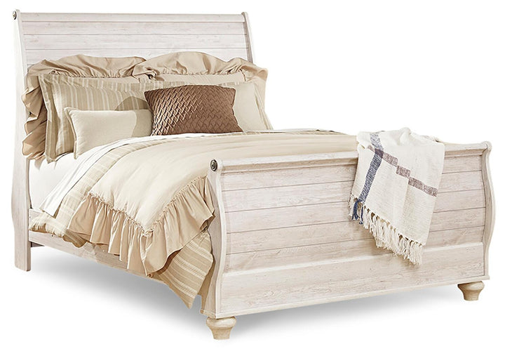 Willowton Queen Sleigh Bed, Chest and Nightstand (4)