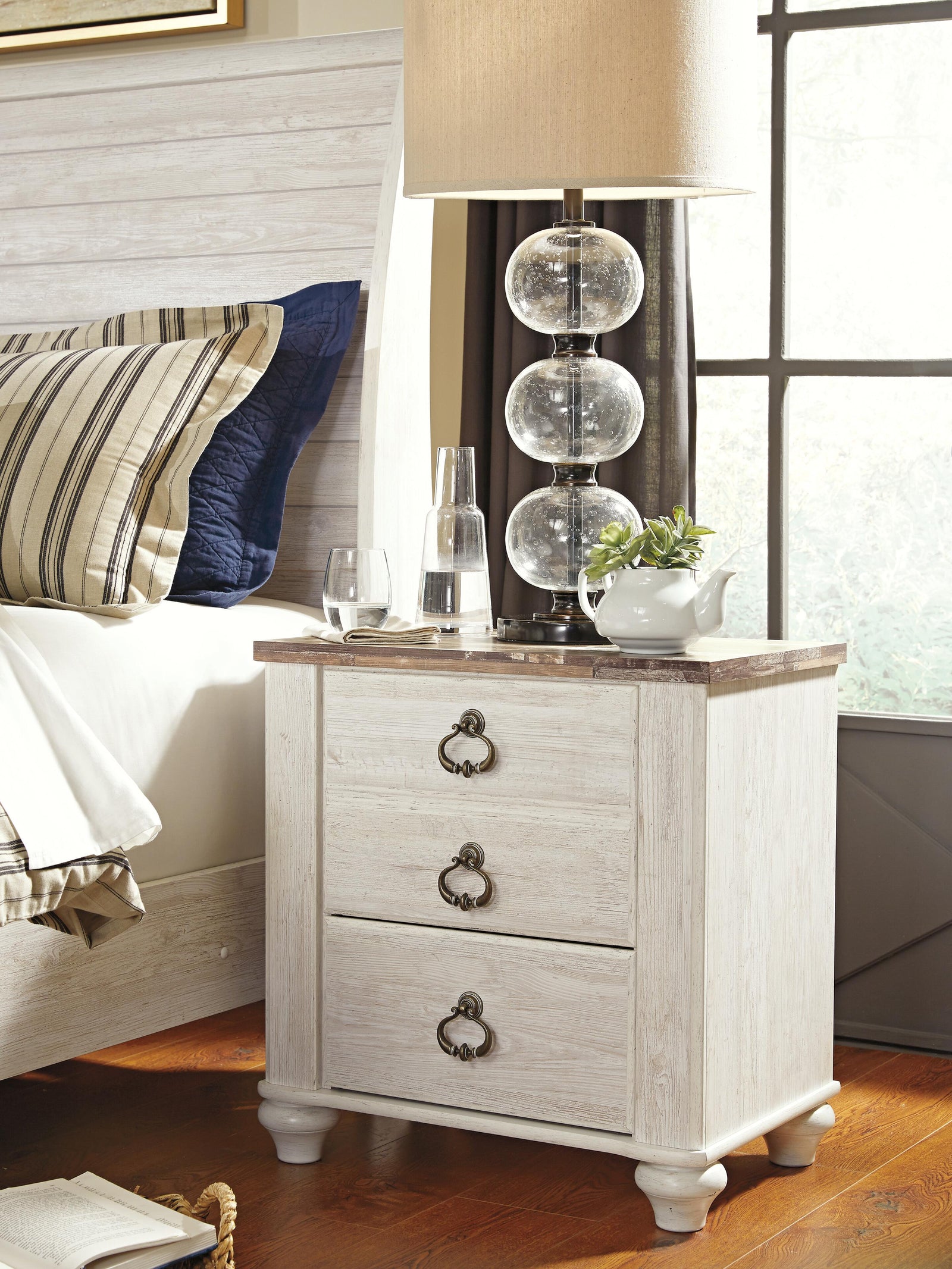 Willowton Nightstand - Beige (2)