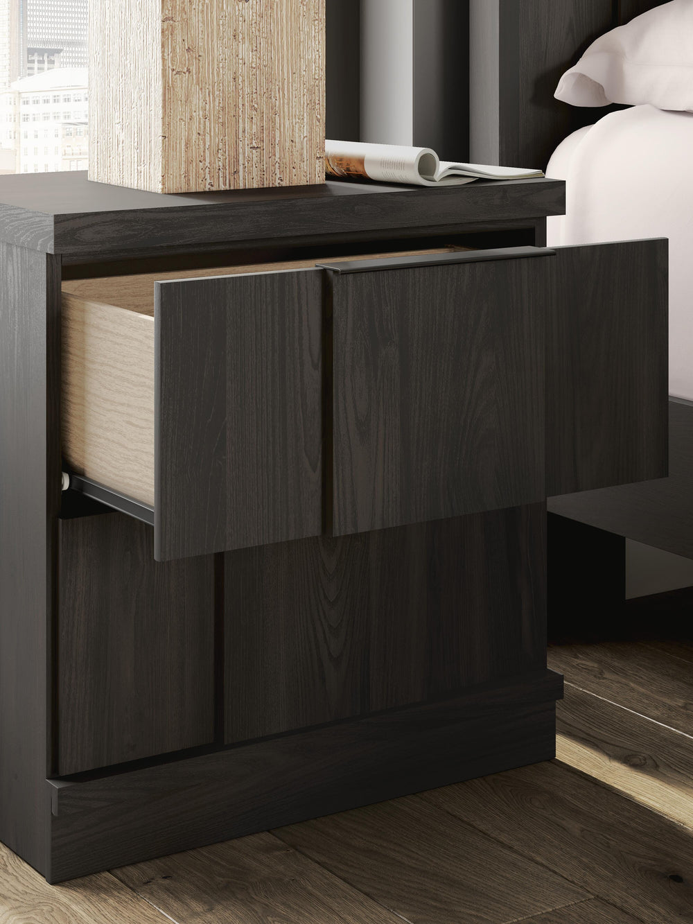 Shaehartin Nightstand - Dark Brown (10)