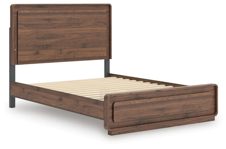 Fortlorn Queen Panel Bed - Dark Brown (5)