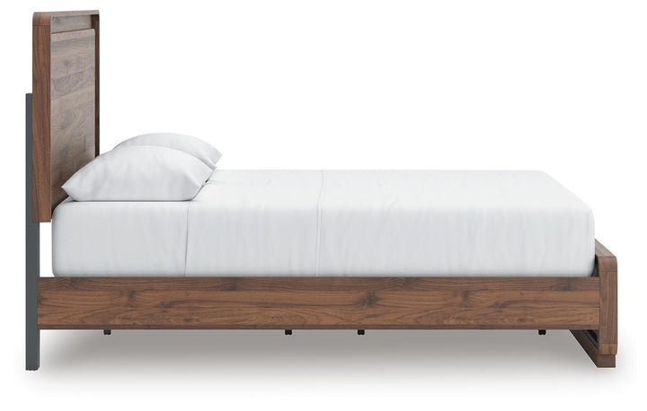 Fortlorn Queen Panel Bed - Dark Brown (10)