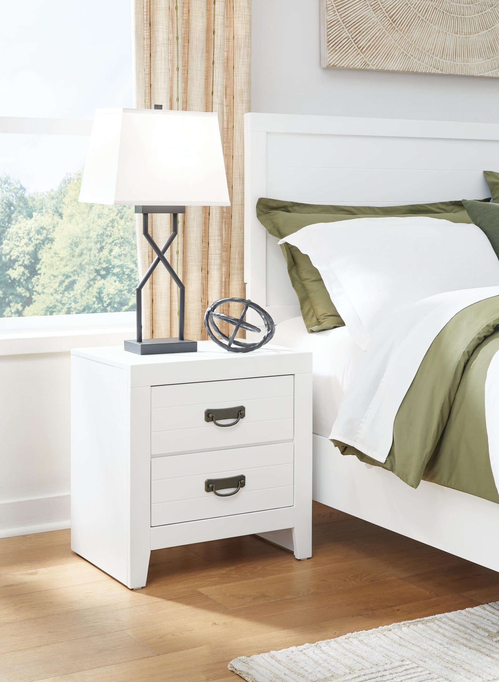 Binterglen Nightstand - White (2)