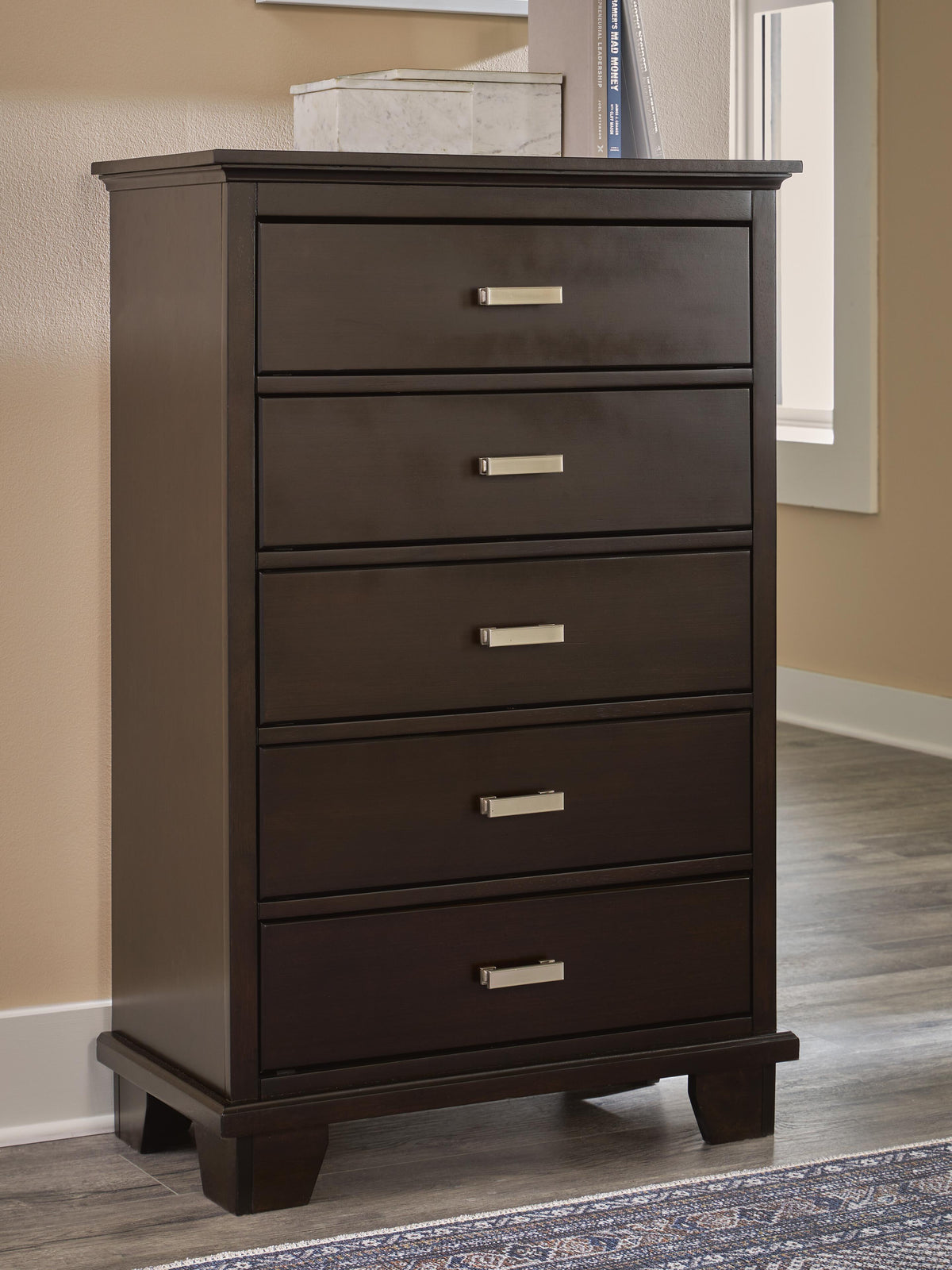 Covetown Chest of Drawers - Dark Brown (5)