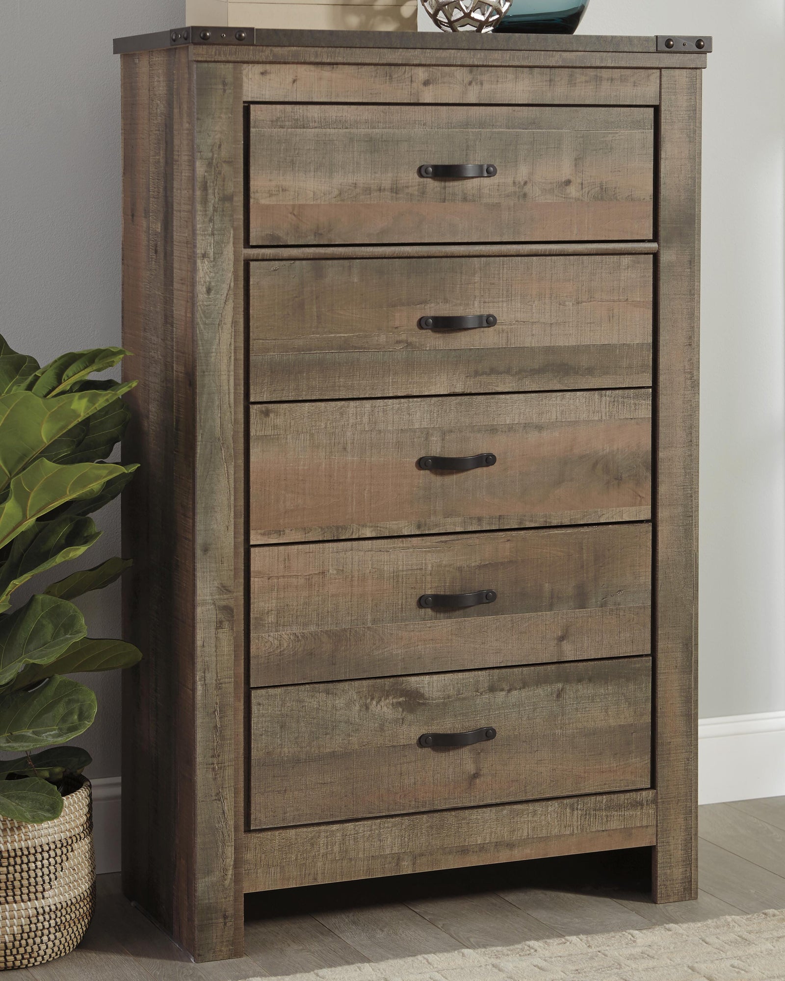 Trinell Chest of Drawers - Dark Brown (2)