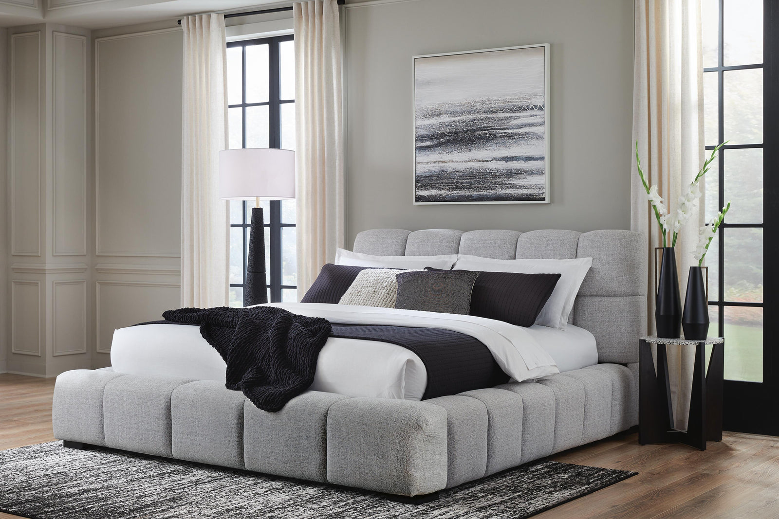 Grendusk Queen Upholstered Bed - Gray (2)