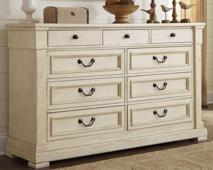 Realyn Dresser and 2 Nightstands - Two-tone (11)