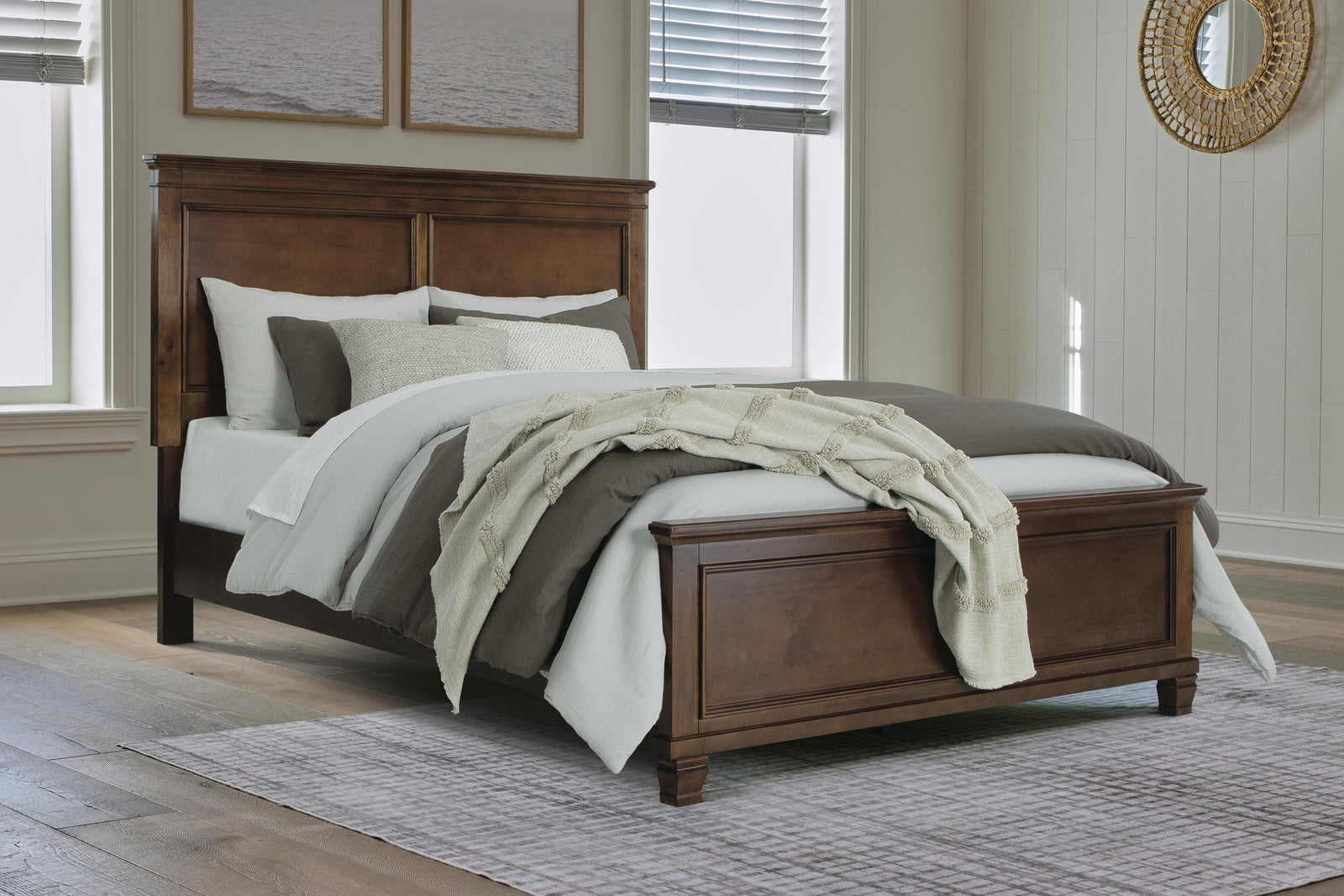 Danabrin Queen Panel Bed - Dark Brown (2)