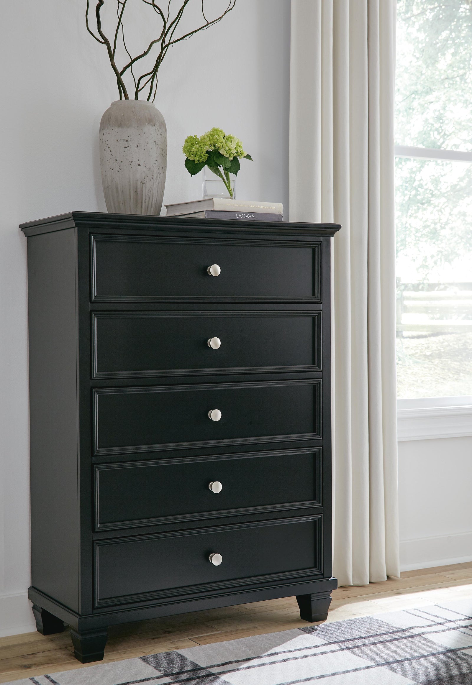 Lanolee Chest of Drawers - Black (2)