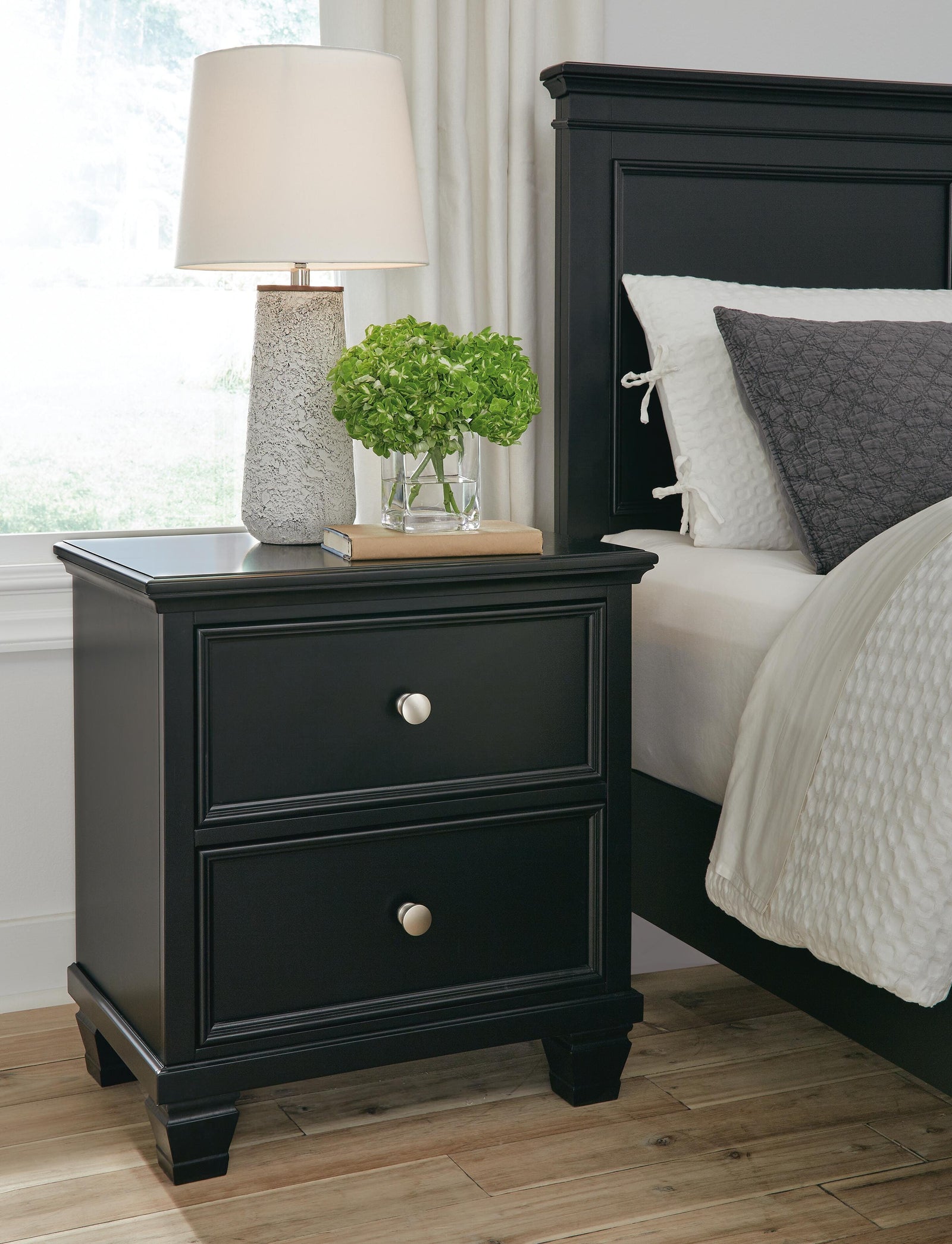Lanolee Nightstand - Black (2)