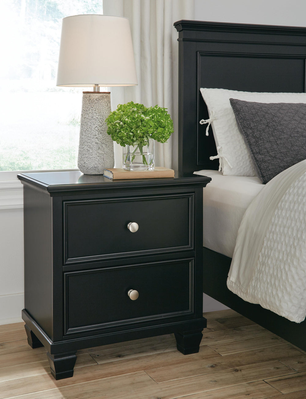 Lanolee Nightstand - Black (2)