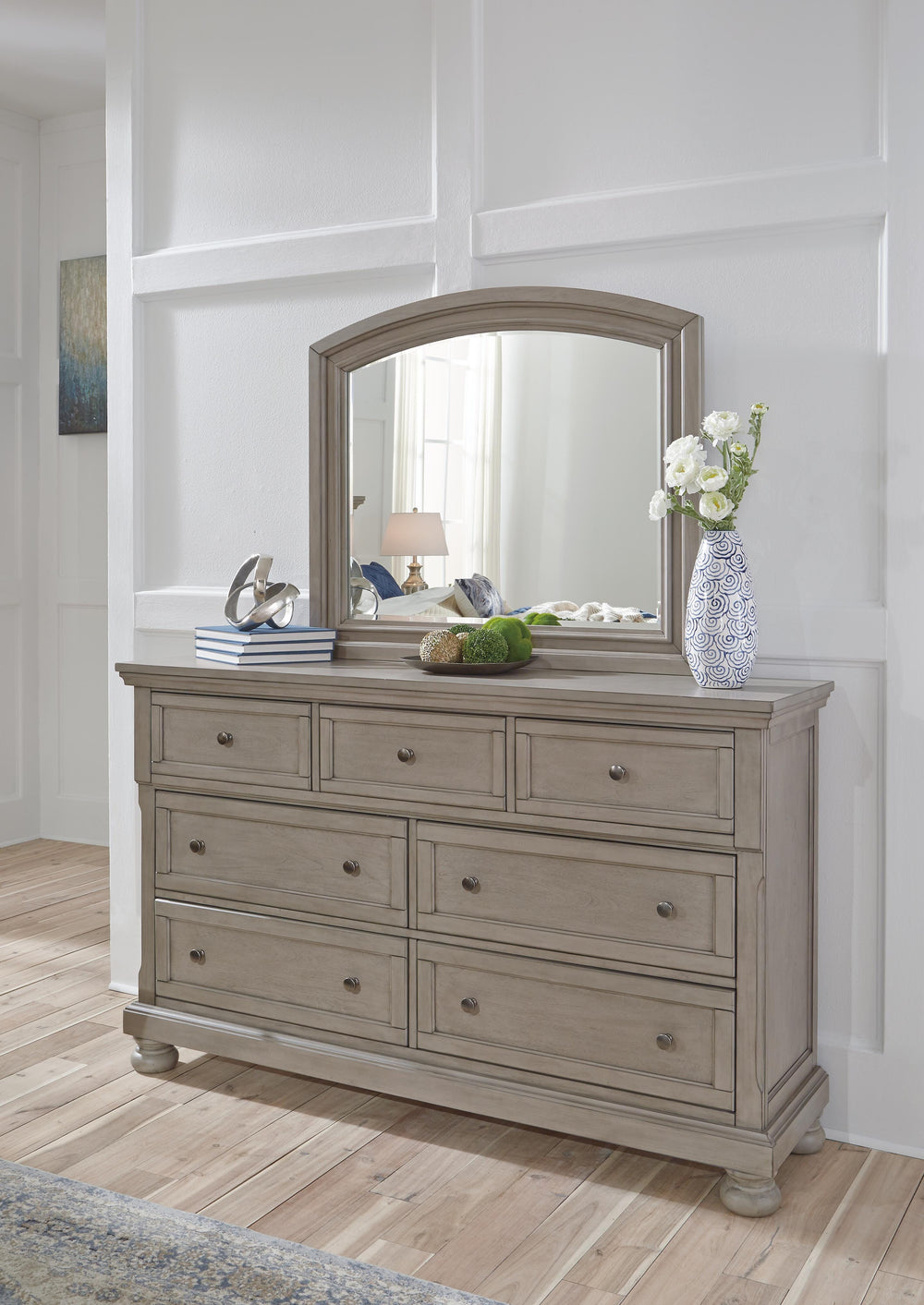 Lettner King Panel Bed, Dresser, Mirror and 2 Nightstands - Light Gray (7)