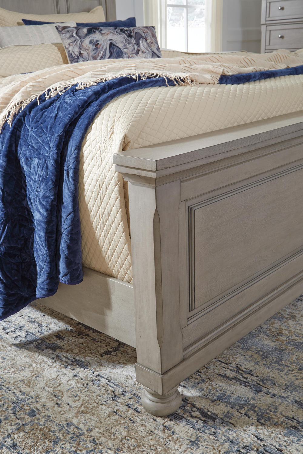 Lettner Queen Panel Bed - Light Gray (5)