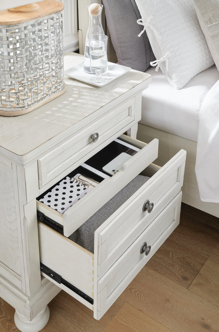 Robbinsdale King Storage Bed and 2 Nightstands - Antique White (14)