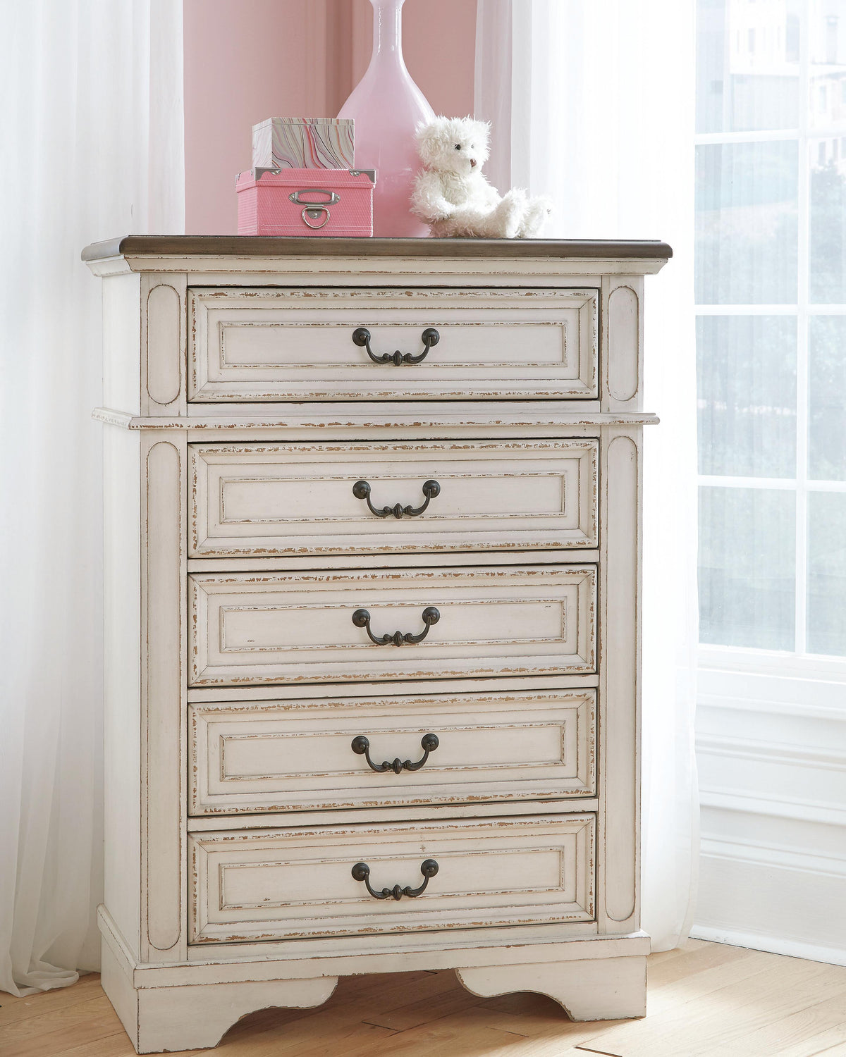 Realyn Twin Day Bed and Chest
