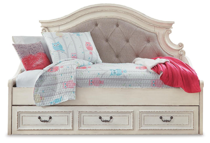 Realyn Twin Day Bed - White (4)