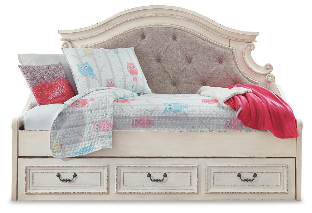 Realyn Twin Day Bed - White (4)