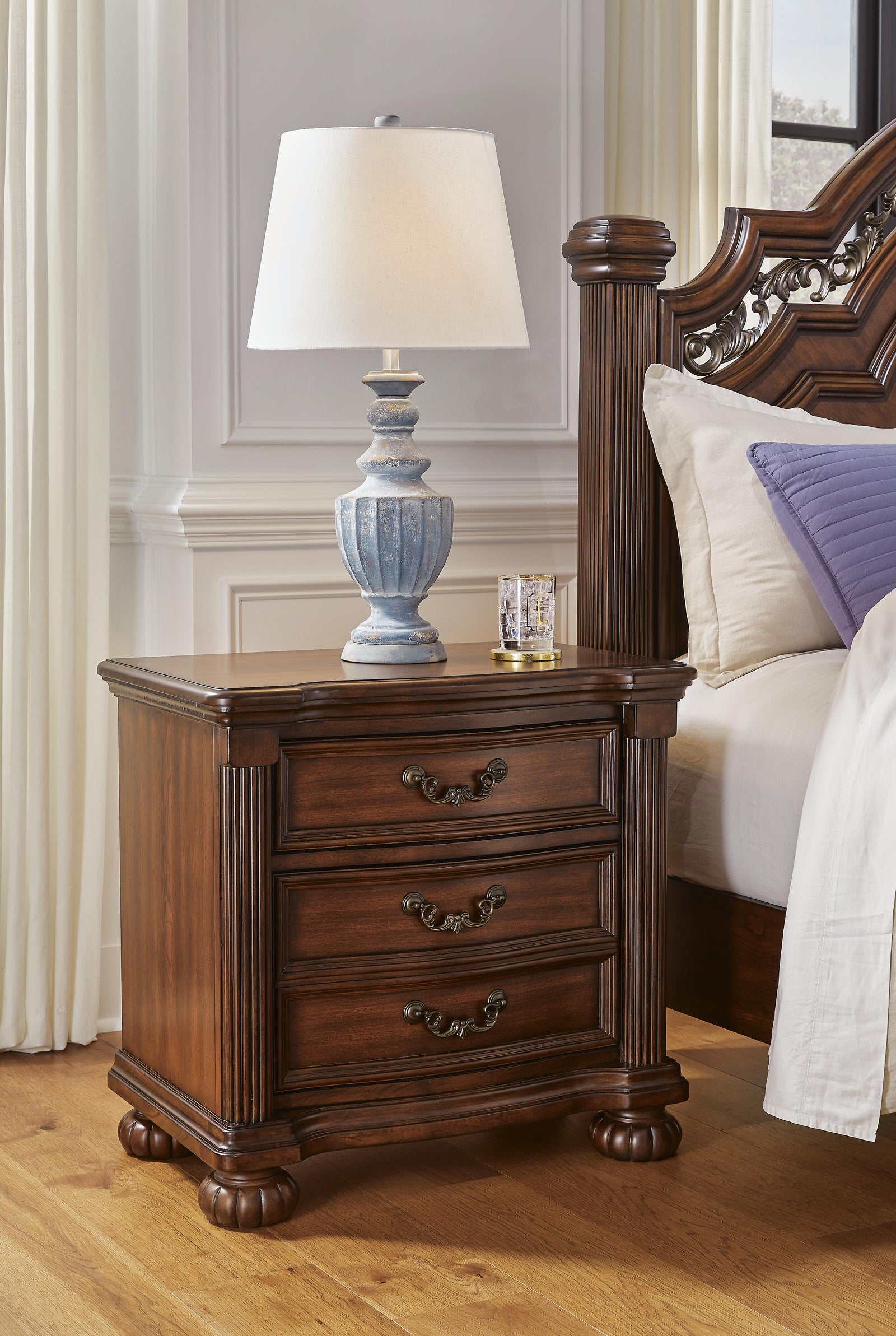 Lavinton Nightstand - Dark Brown (2)