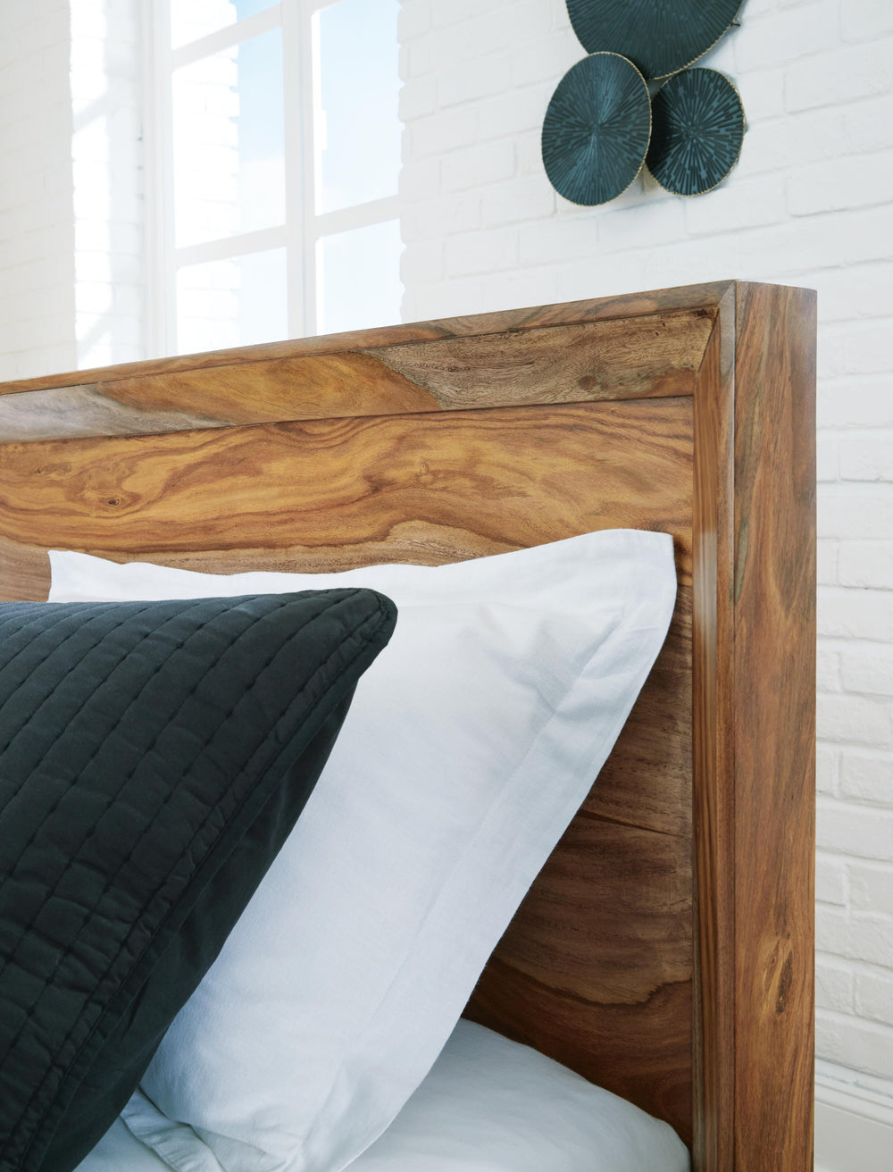 Dressonni Queen Panel Bed - Light Brown (3)