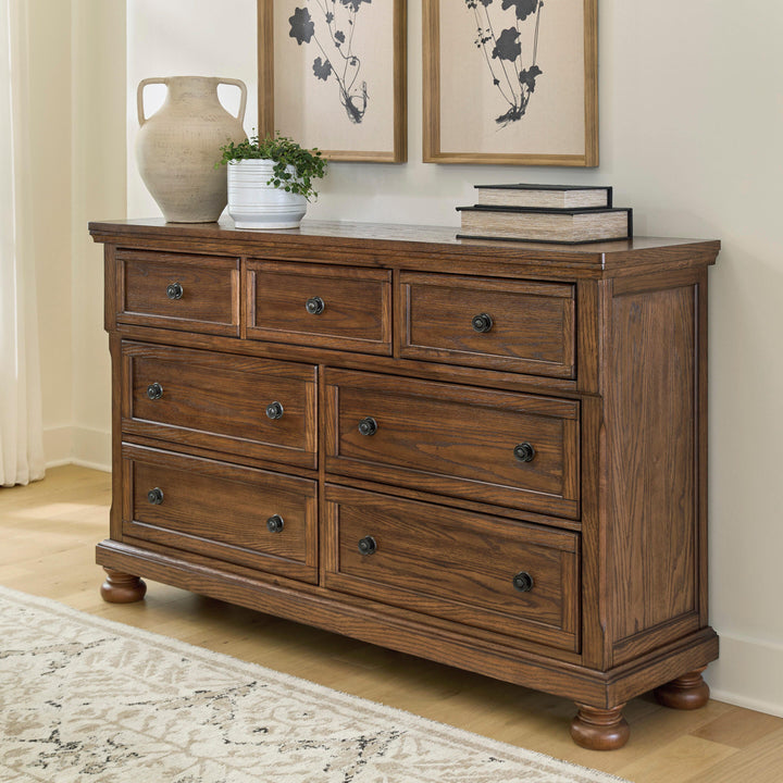 Zackaryn Dresser - Warm Brown