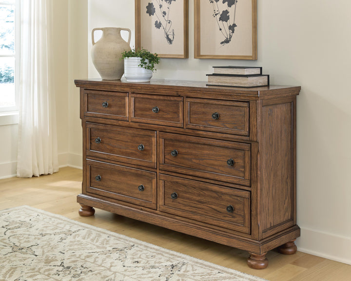 Zackaryn Dresser - Warm Brown
