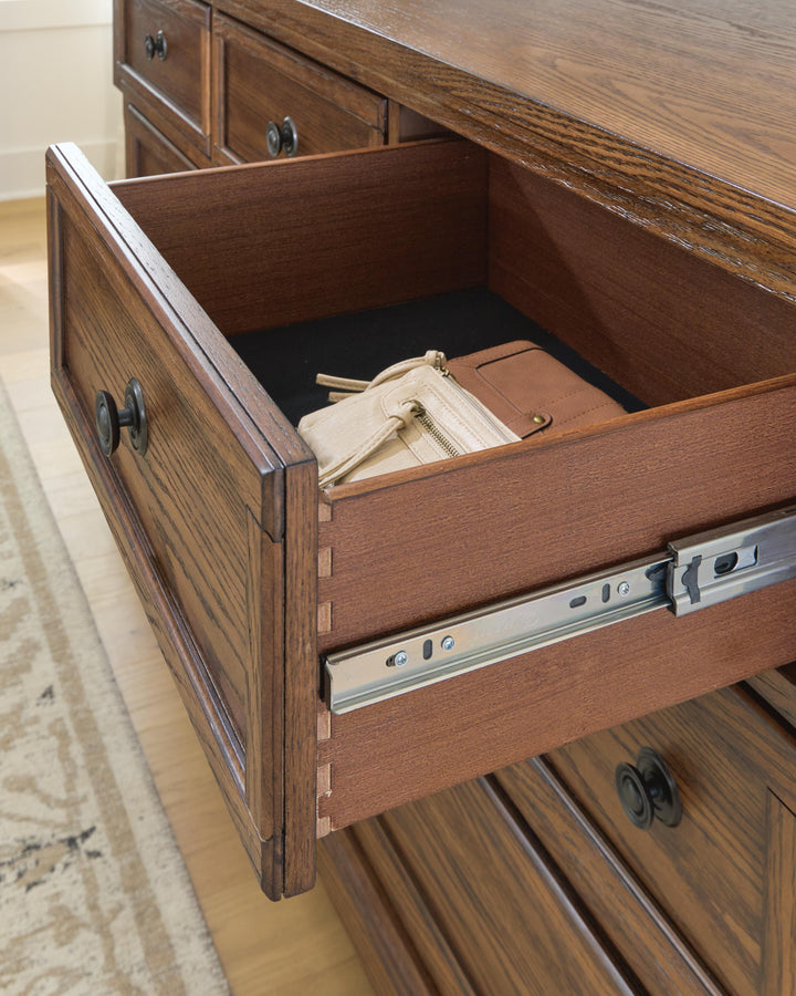 Zackaryn Dresser - Warm Brown