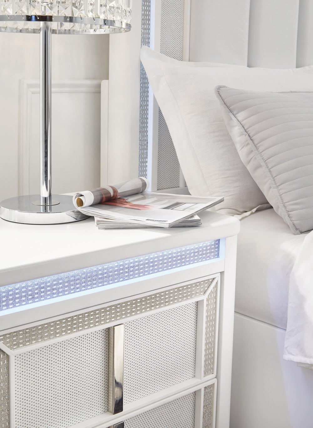 Chalanna Nightstand - White (6)