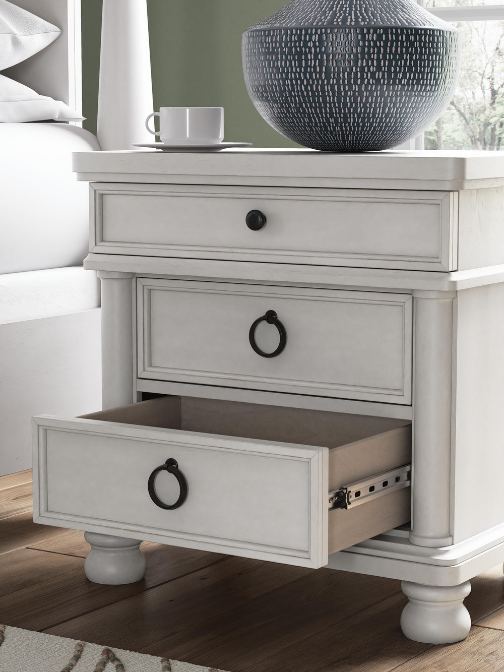 Rowlenstown Nightstand - White (10)