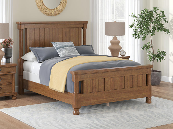 Rowlenstown Queen Poster Bed - Light Brown (2)