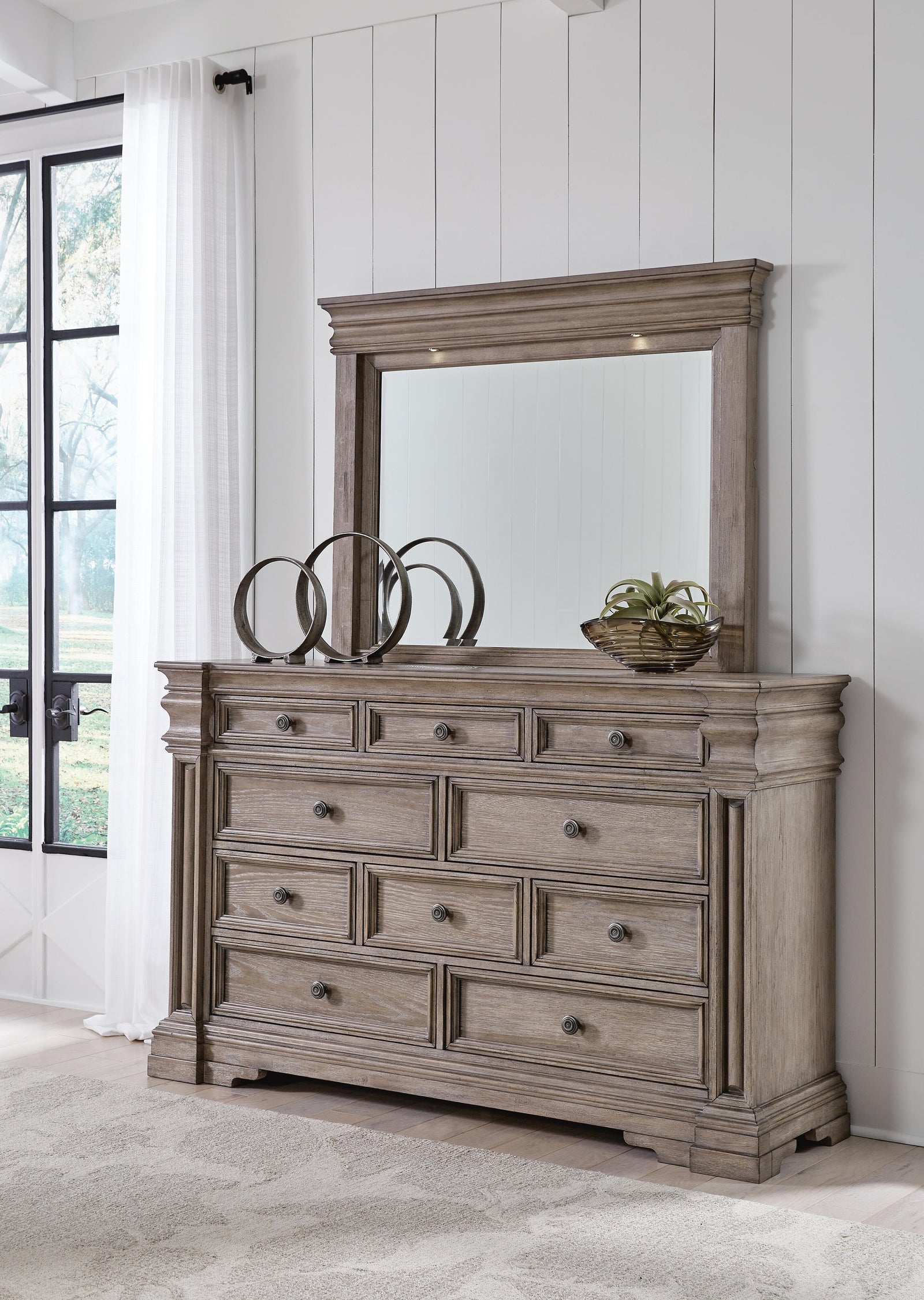 Blairhurst Dresser and Mirror - Light Brown (2)