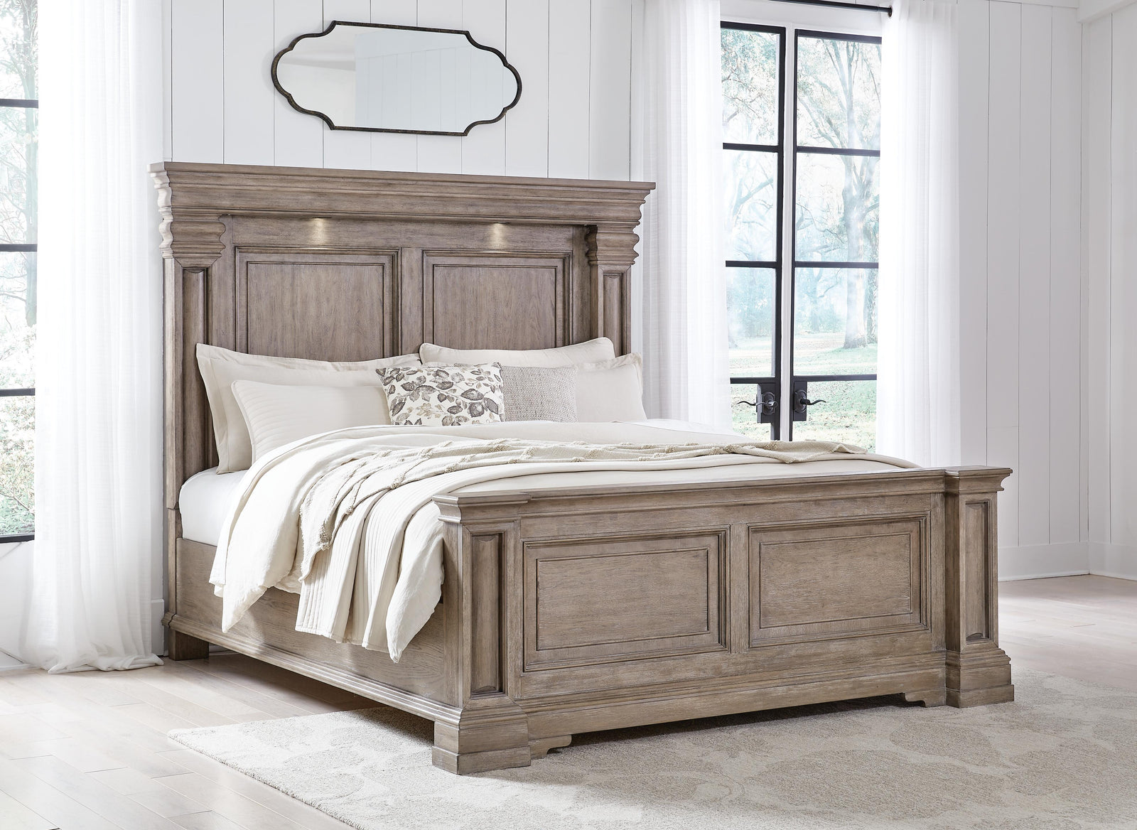 Blairhurst King Panel Bed - Light Brown (2)