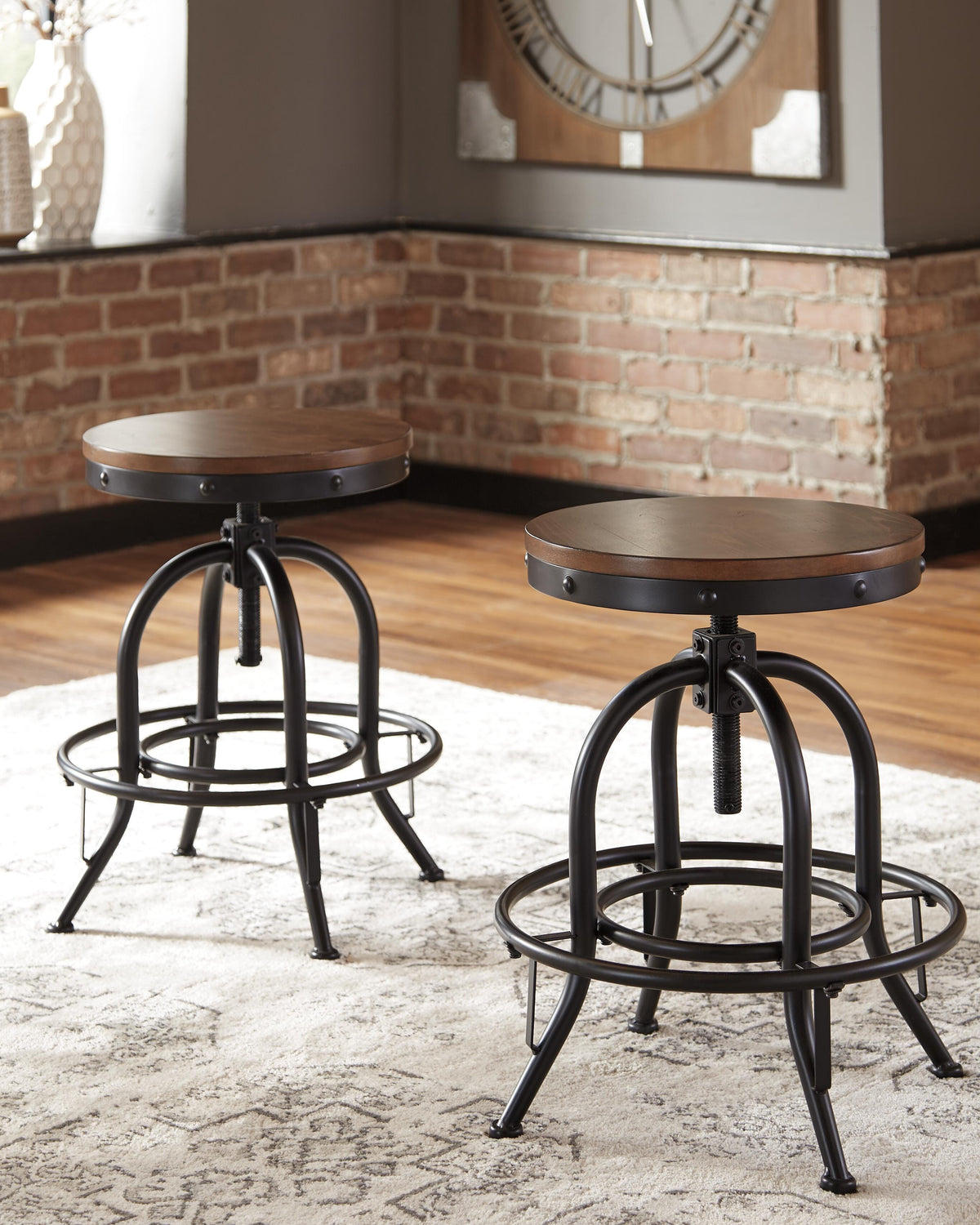 Valebeck Counter Height Bar Stool (Set of 2) - Brown/Black (2)