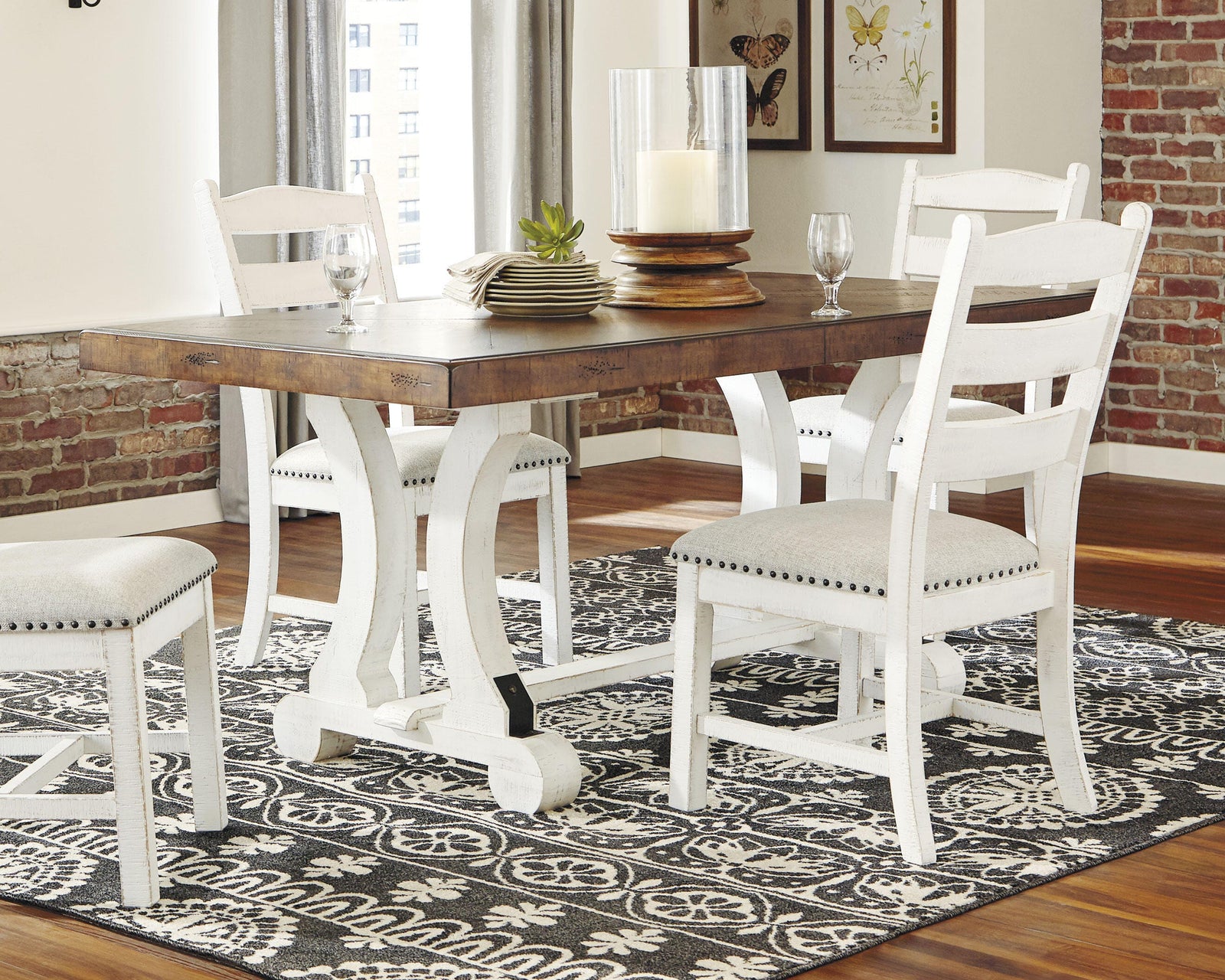 Valebeck Dining Table - Light Brown (2)