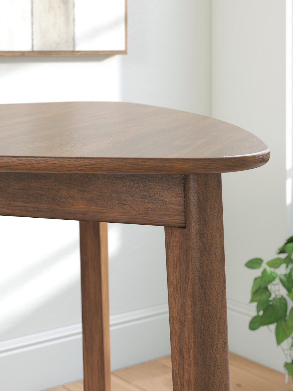 Tameride Dining Table - Dark Brown (5)
