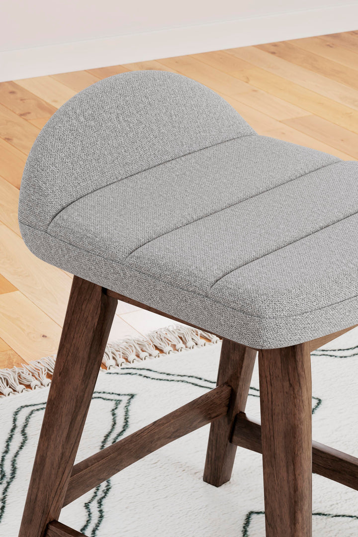 Lyncott Counter Height Bar Stool - Pearl Silver (8)