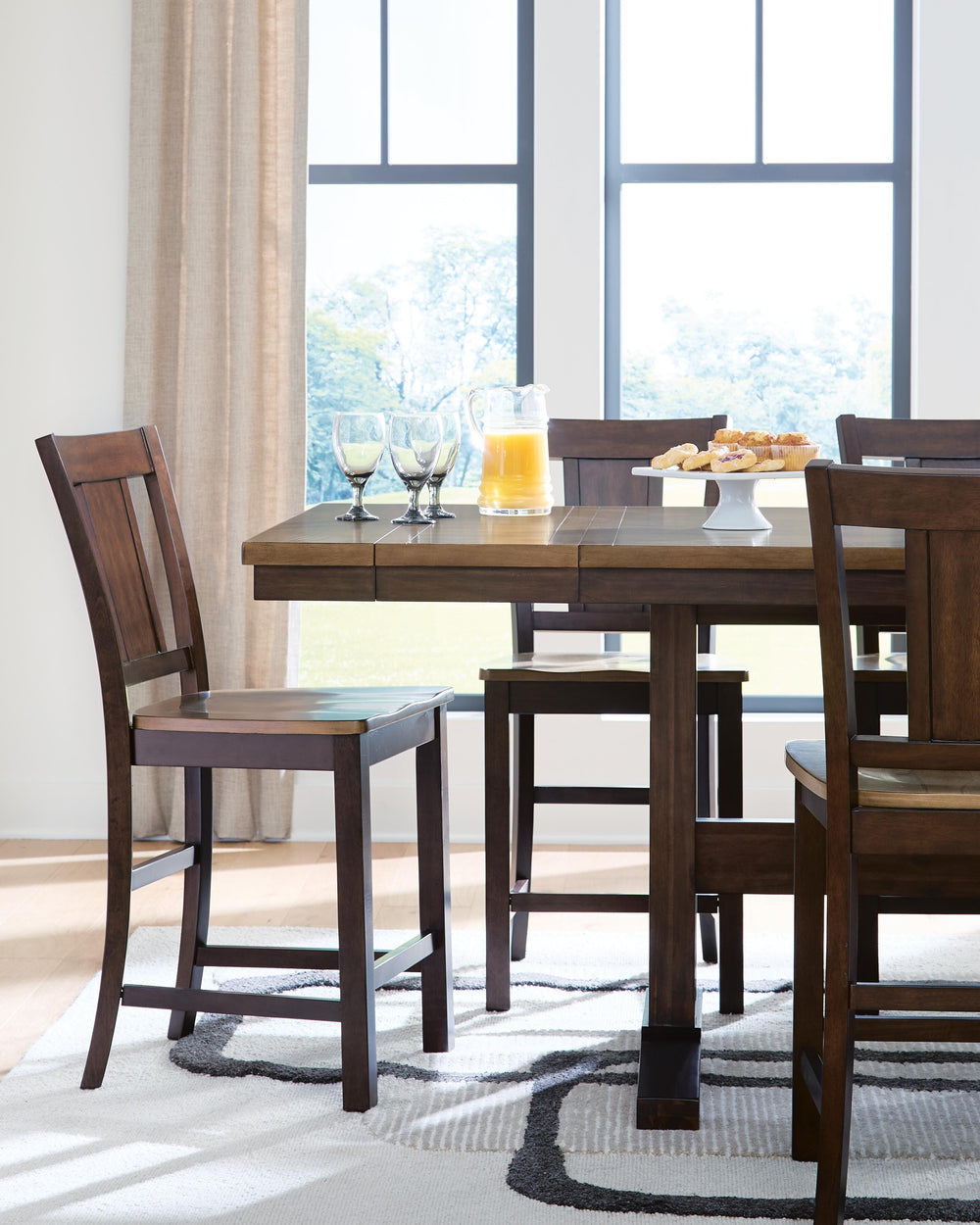 Rylandeen Counter Height Extension Dining Table 4 Barstools and Bench (15)