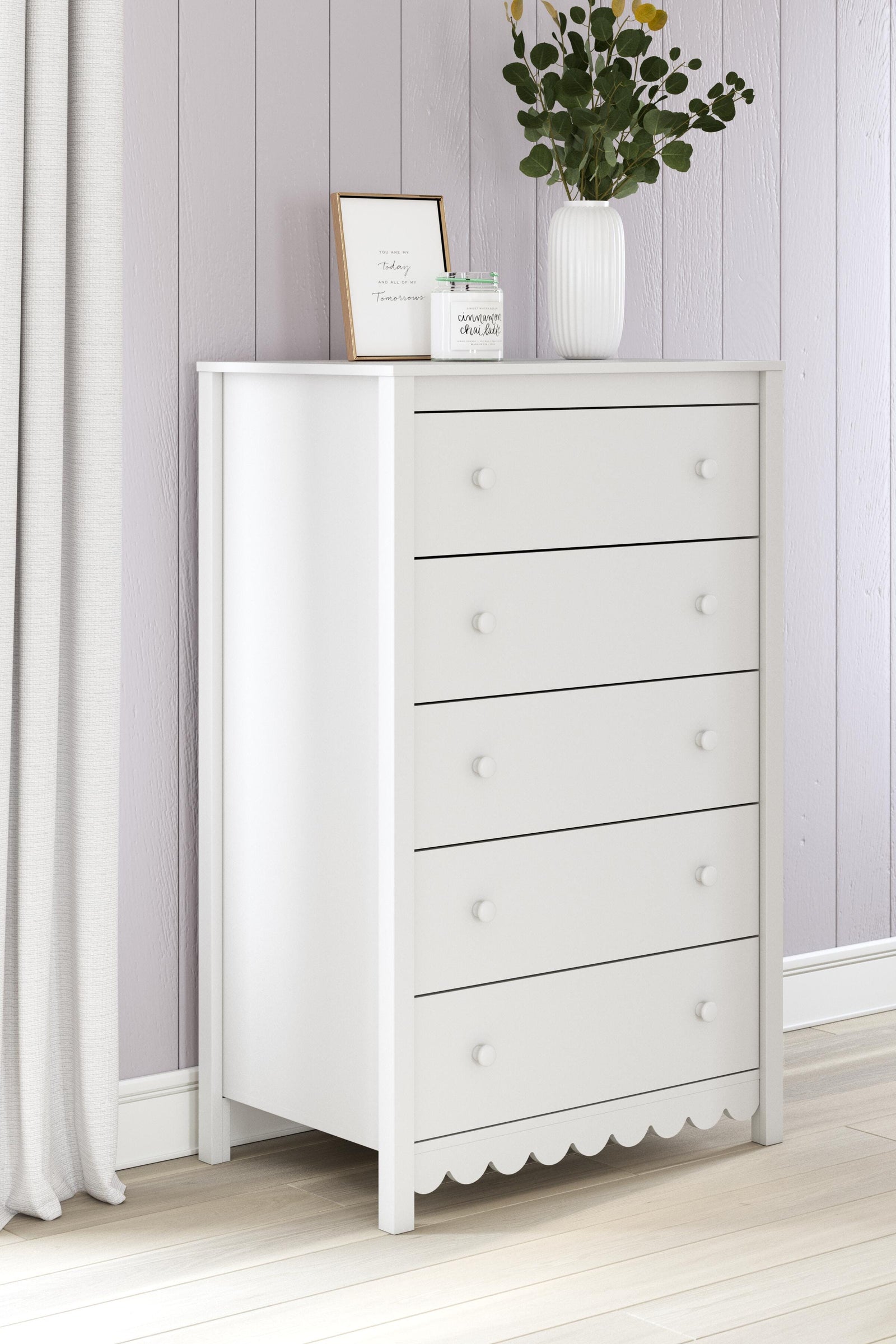 Hallityn Chest of Drawers - White (2)