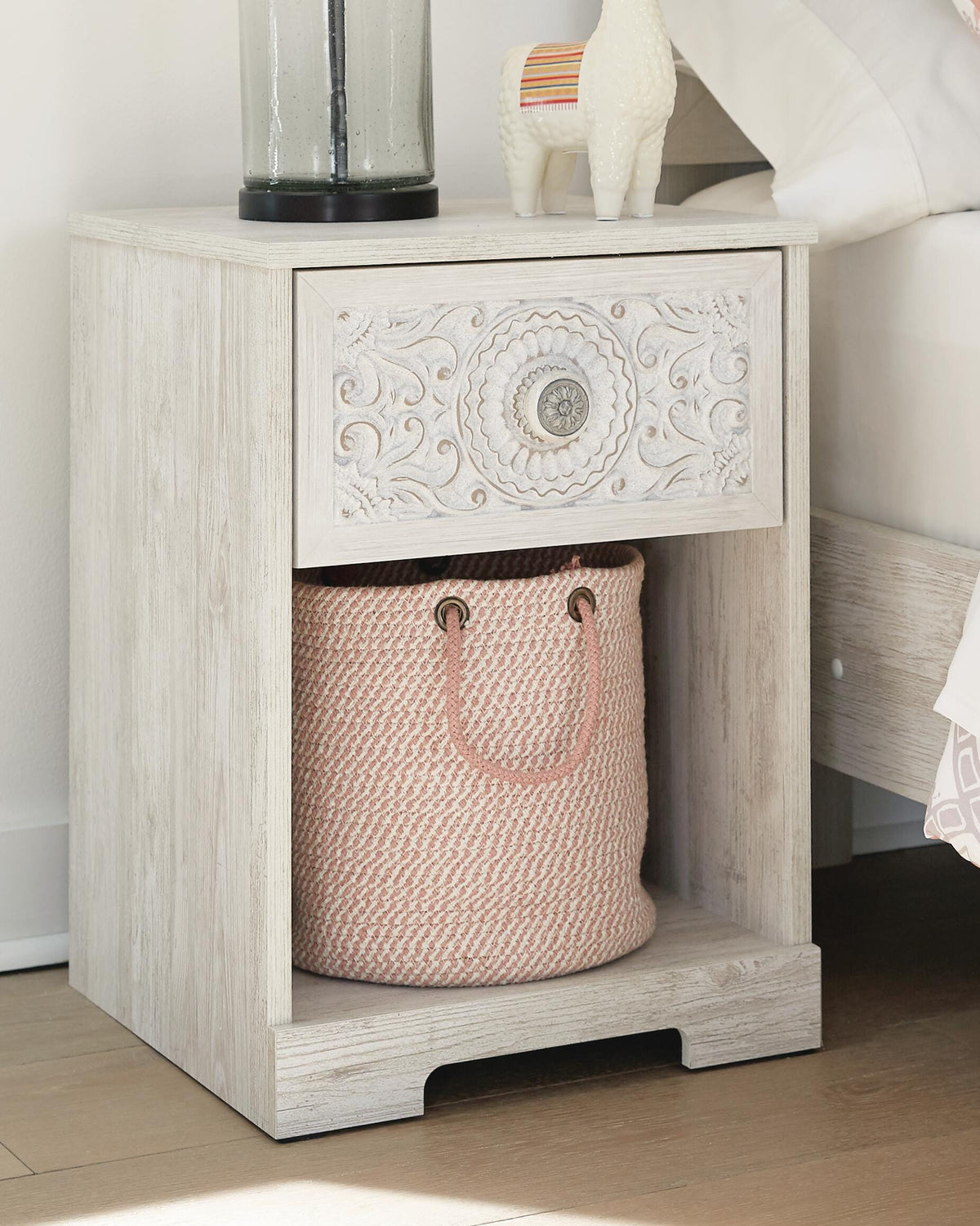 Paxberry Nightstand - Whitewash (2)